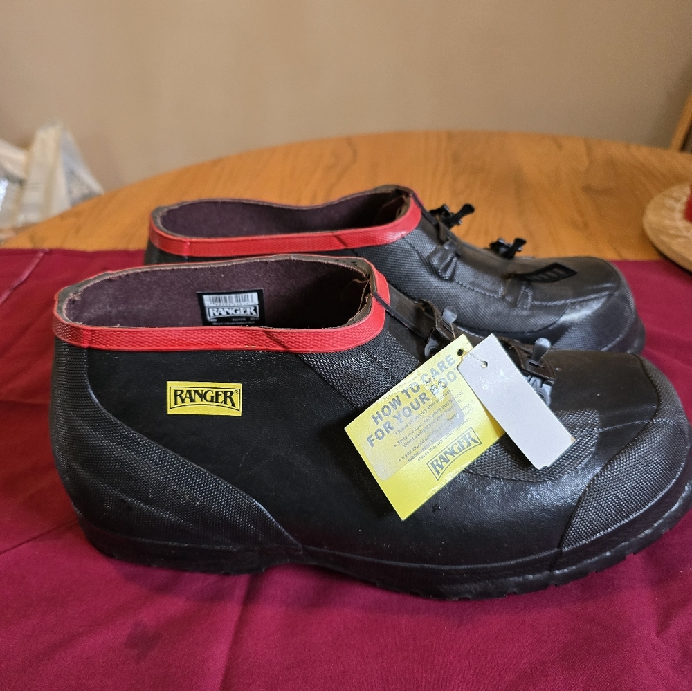 Ranger rain over shoes